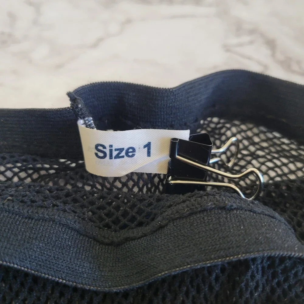 SimplyVera Vera Wang preworn black fishnet stockings Size 1
